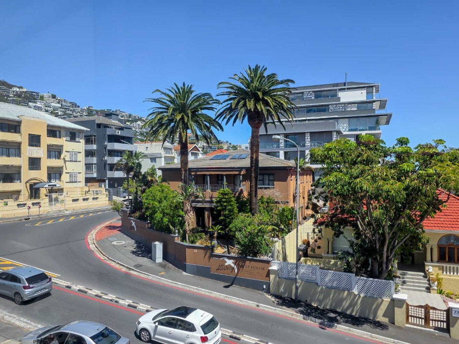 To Let 2 Bedroom Property for Rent in Sea Point Western Cape